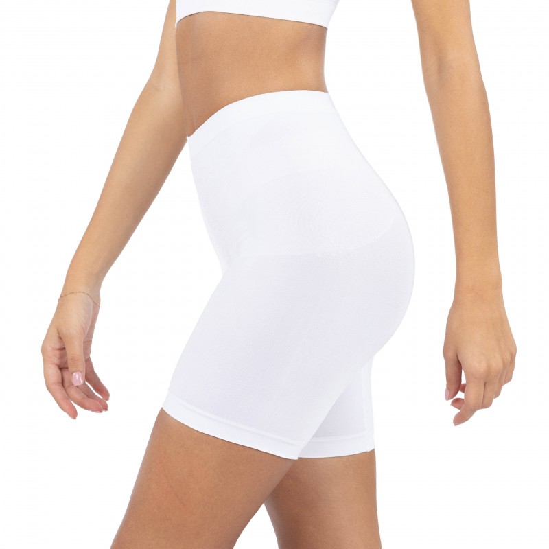 New modelling shorts White